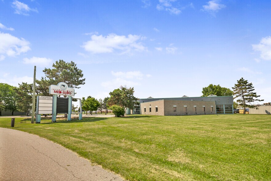 Primary Photo Of 3405 Rhodes Dr, Windsor Medical For Lease