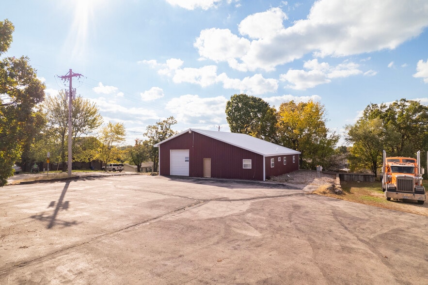 More Photos Of 4143 Sunset Dr, Osage Beach Industrial For Sale