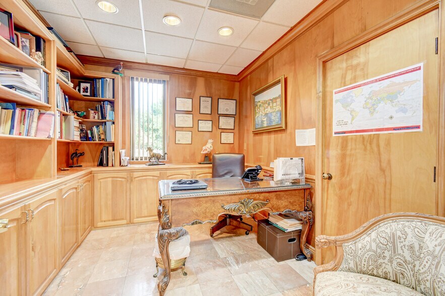 More Photos Of 2314 Seacrest Blvd, Boynton Beach Medical For Lease