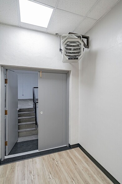 More Photos Of 27 NW Main St, Blackfoot Storefront Retail Office For Sale