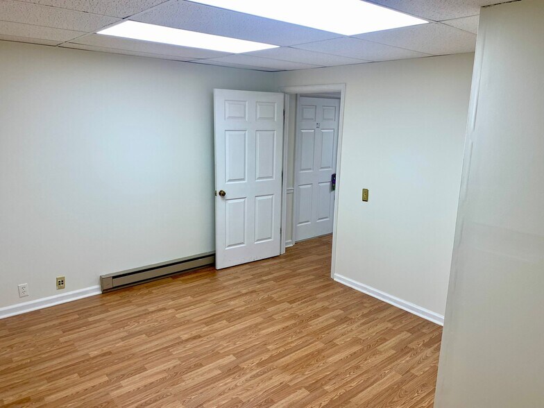 More Photos Of , Waynesboro Office For Sale