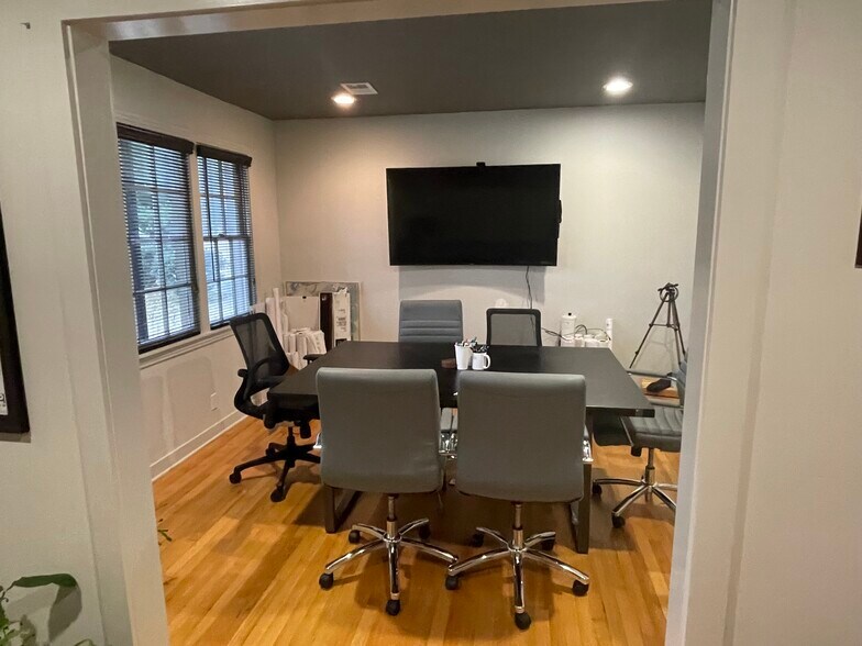 More Photos Of 1475 Columbia Ave, Franklin Office For Lease