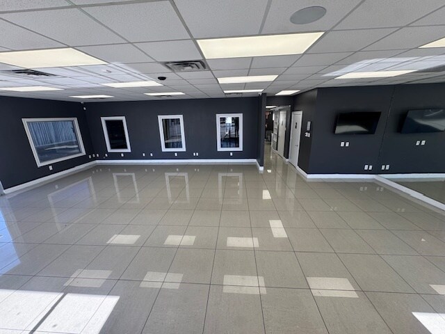 More Photos Of 5712 Southwest Fwy, Houston Auto Dealership For Lease