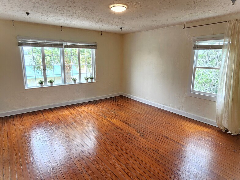 More Photos Of 2018 Melbourne Ct, Melbourne Office For Sale