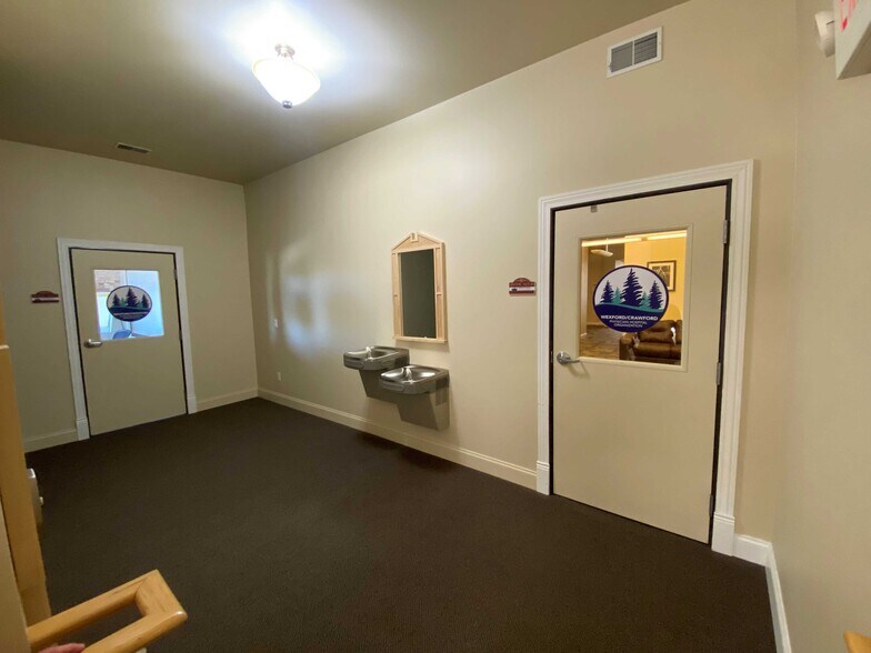 More Photos Of 117 N Mitchell St, Cadillac Medical For Sale