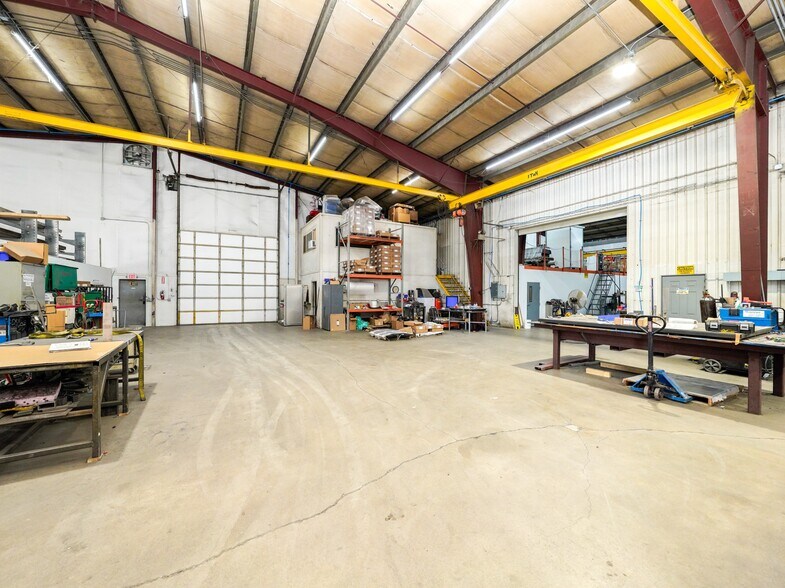 More Photos Of 2079 Deschutes Dr, Stayton Manufacturing For Lease