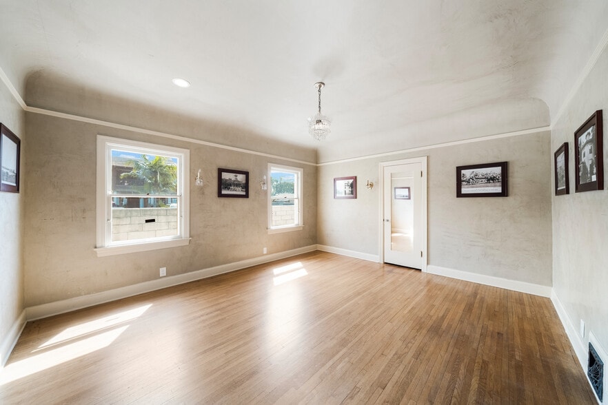 More Photos Of 702-704 E Chapman Ave, Orange Office For Lease
