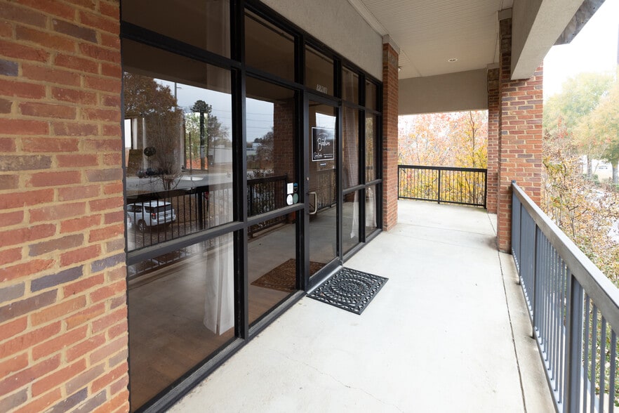 More Photos Of 2436 E University Dr, Auburn Storefront Retail Office For Lease