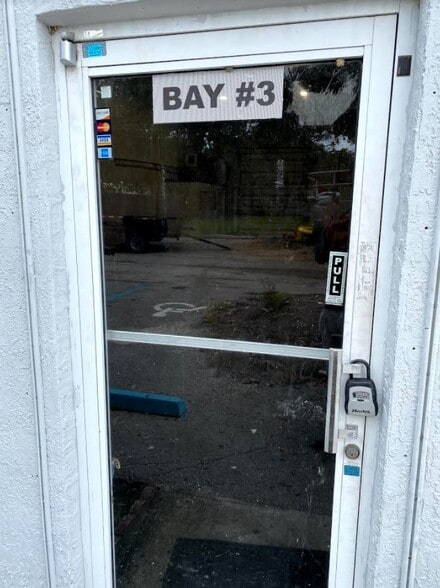 More Photos Of 5900 Stirling Rd, Hollywood Warehouse For Lease