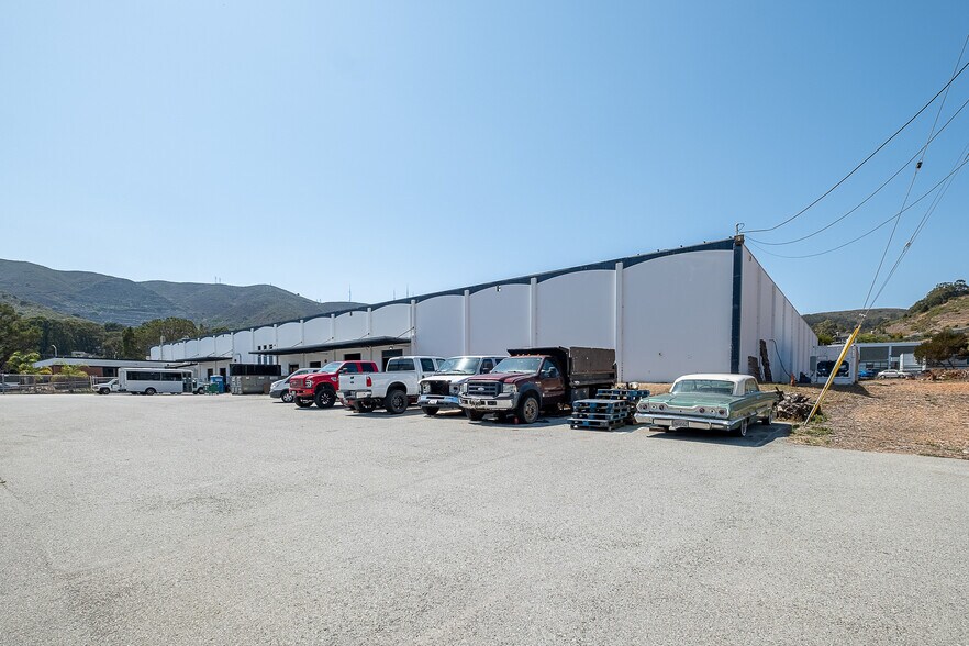 More Photos Of 430 Valley Dr, Brisbane Warehouse For Lease