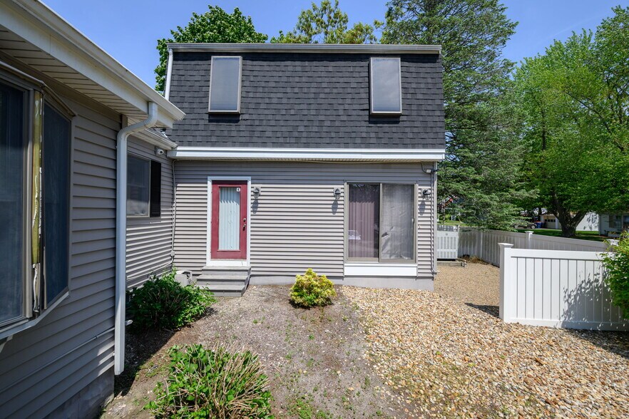 More Photos Of 275 W Main St, Norton Office Residential For Sale