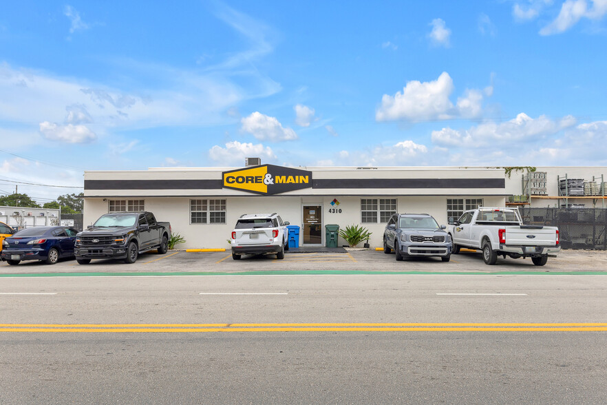 Primary Photo Of 4310 NW 10th Ave, Fort Lauderdale Warehouse For Lease