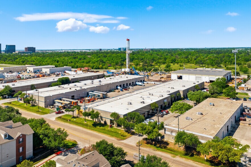 More Photos Of 18207 Chisholm Trl, Houston Unknown For Lease