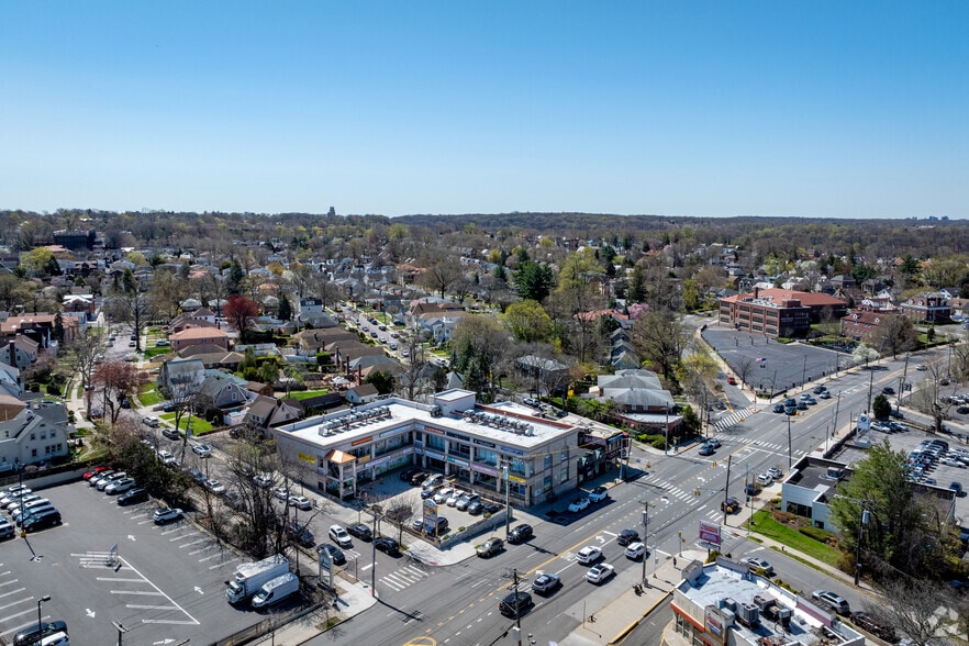 More Photos Of 248-12 Northern Blvd, Little Neck Storefront For Lease