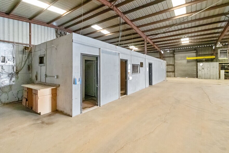 More Photos Of 17301 E FM 1097 Rd, Willis Storefront Retail Office For Sale