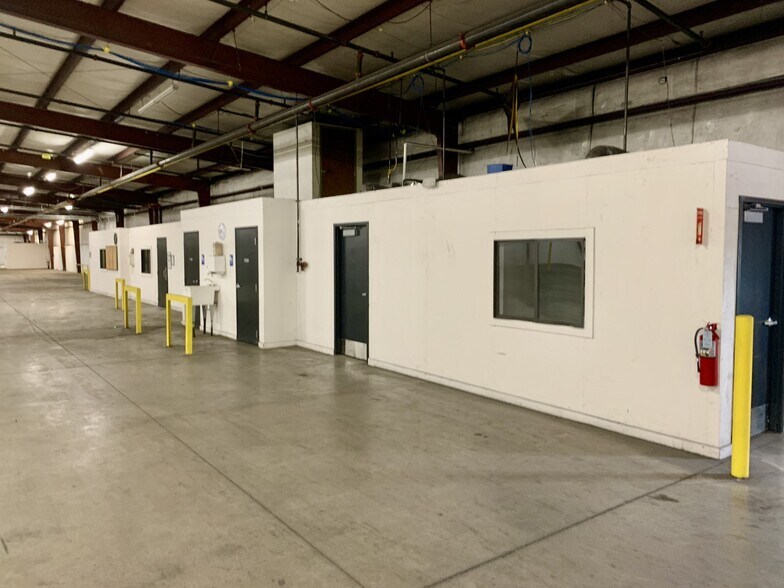 More Photos Of 5725 Howard Bush Dr, Neosho Distribution For Lease