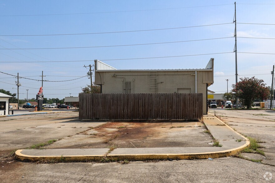 More Photos Of 1236 Grand Caillou Rd, Houma Freestanding For Sale