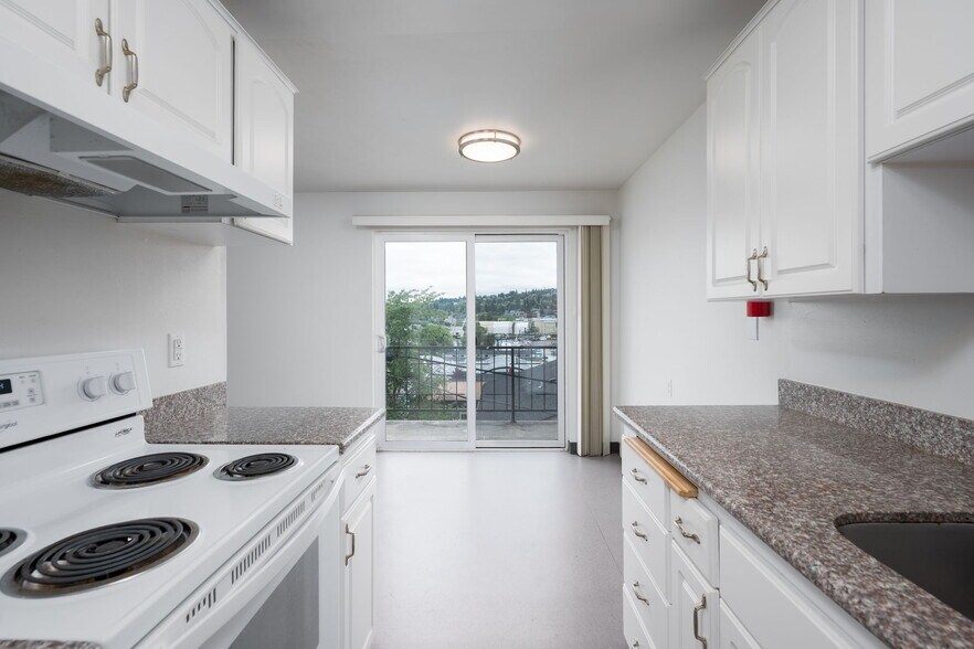 More Photos Of 600 W Emerson St, Seattle Apartments For Sale