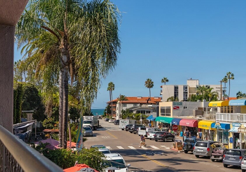Primary Photo Of 2152-2158 Avenida De La Playa, La Jolla Restaurant For Lease