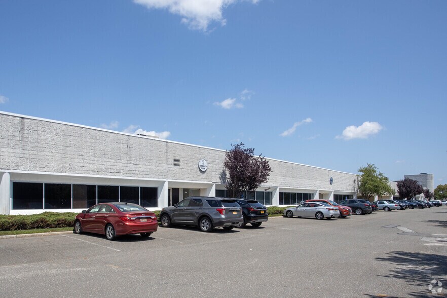 More Photos Of 80 Orville Dr, Bohemia Light Manufacturing For Lease