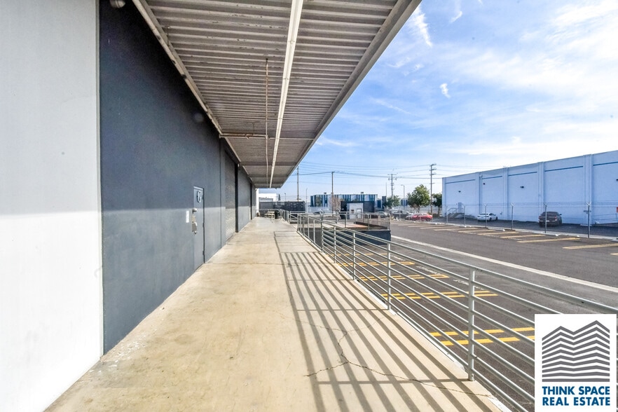 More Photos Of 9419 Mason Ave, Chatsworth Manufacturing For Lease
