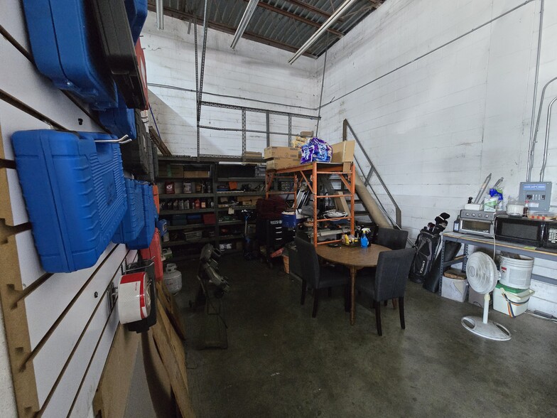 More Photos Of 1137 US Highway 19, Holiday Auto Repair For Sale