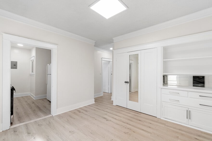 More Photos Of 323 W 4th St, Long Beach Apartments For Sale