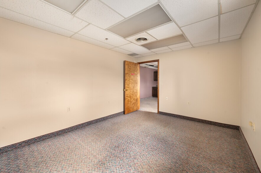 More Photos Of 203 S 3rd Ave, Big Rapids Medical For Sale