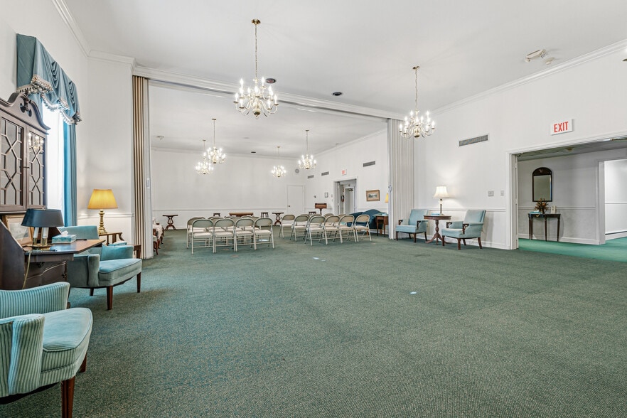 More Photos Of 905 Galesville Rd, Galesville Office For Sale