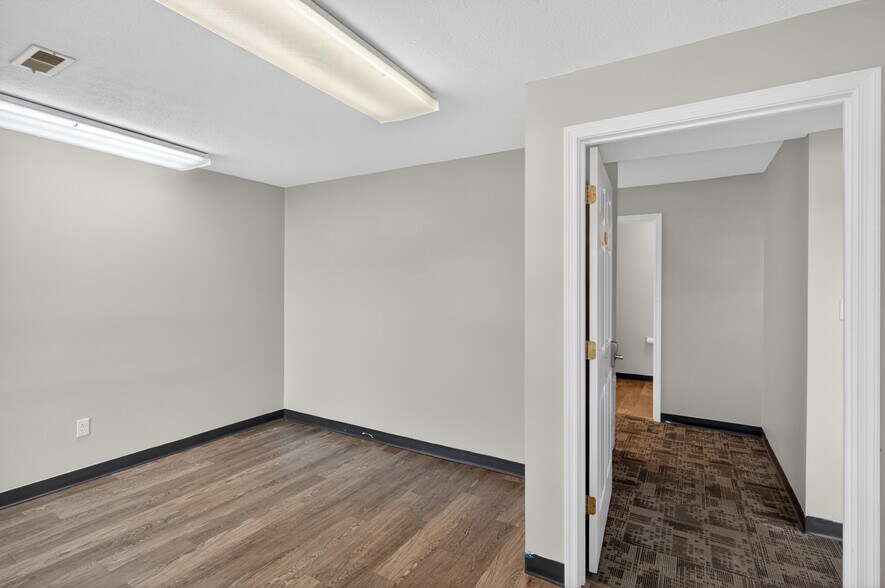 More Photos Of 114 Lexington Tpke, Amherst Medical For Lease