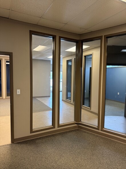 More Photos Of 4860 Clark Howell Hwy, College Park Freestanding For Lease