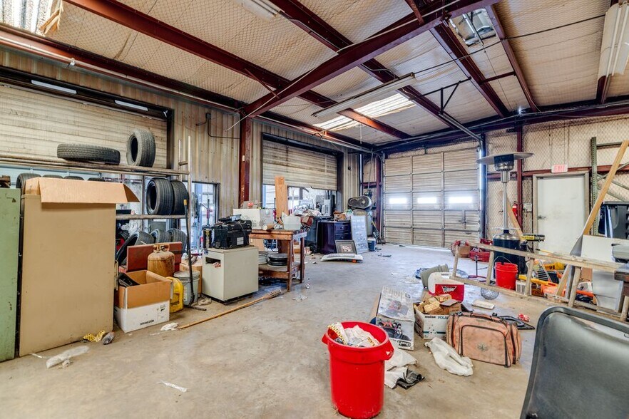 More Photos Of 1914 Cypress St, West Monroe Service For Sale