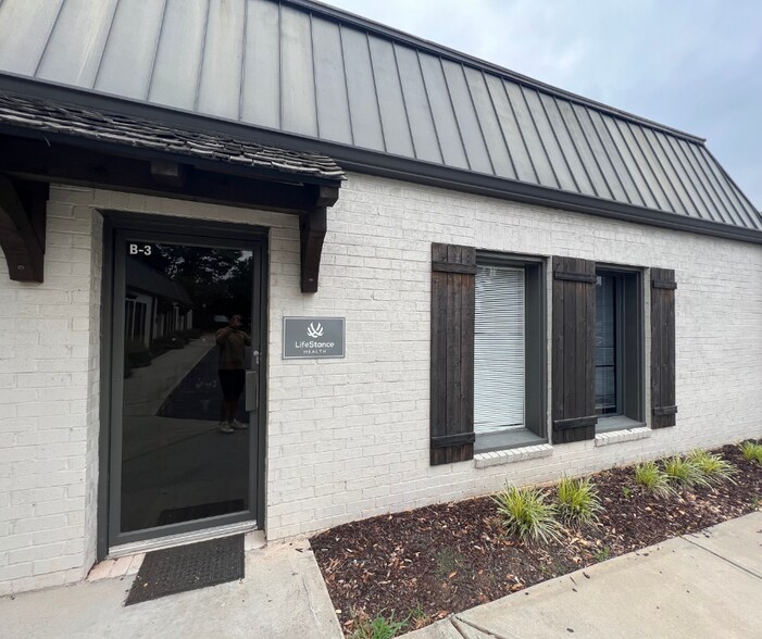 More Photos Of 1060 Gaines School Rd, Athens Medical For Lease