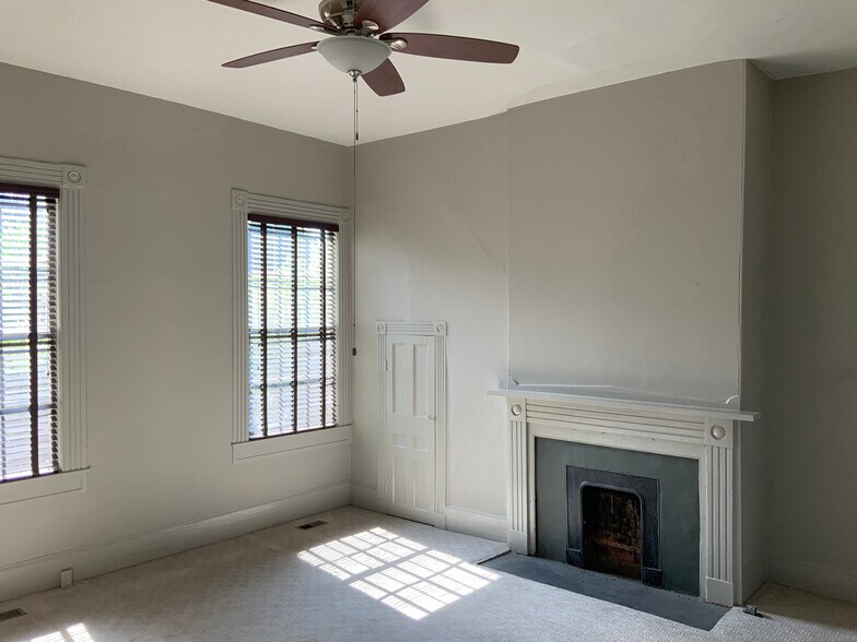 More Photos Of 117 E Academy St, Union Office For Sale