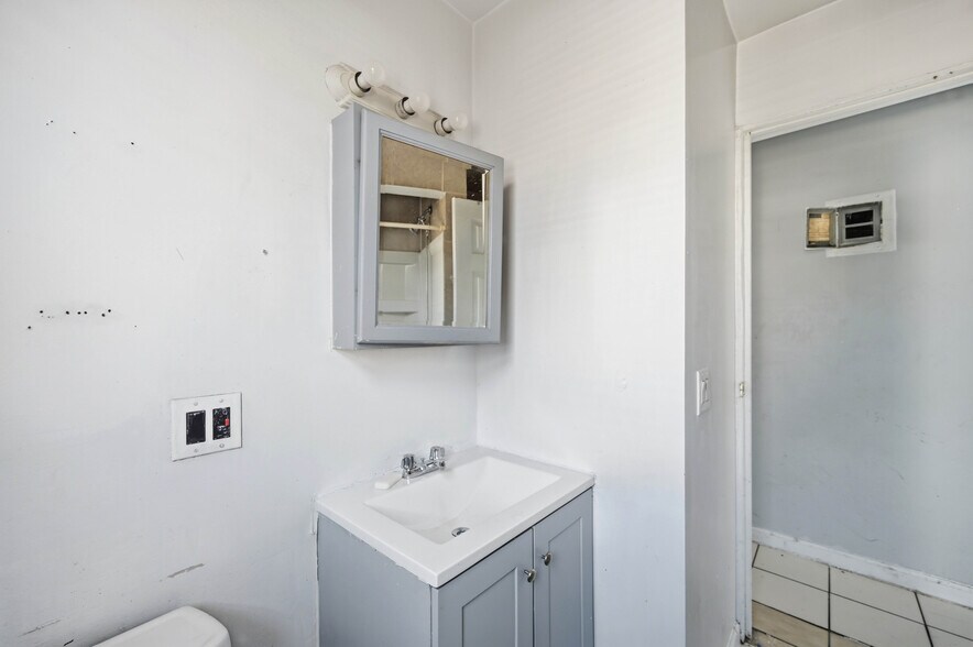 More Photos Of 4 Convent Ave, Yonkers Apartments For Sale