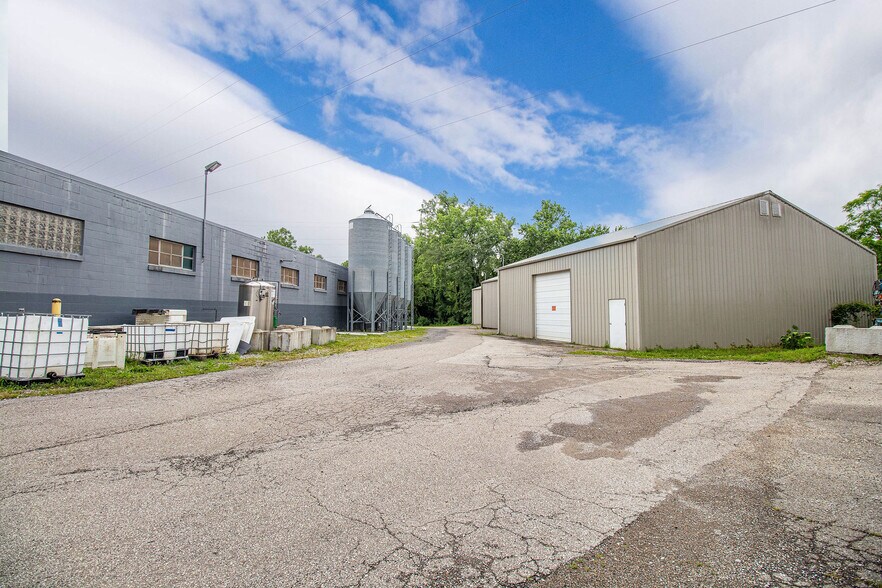 More Photos Of 3717 Jonlen Dr, Fairfax Flex For Lease