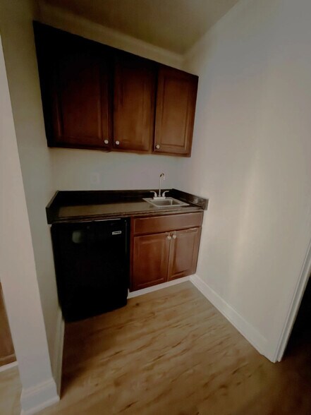 More Photos Of 9250-9254 Mosby St, Manassas Office For Sale
