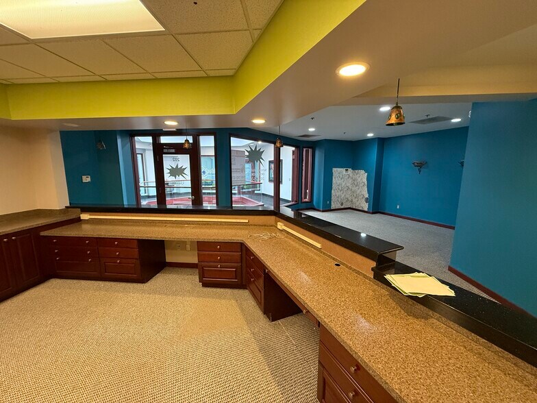 More Photos Of 39525 14 Mile Rd, Novi Medical For Lease