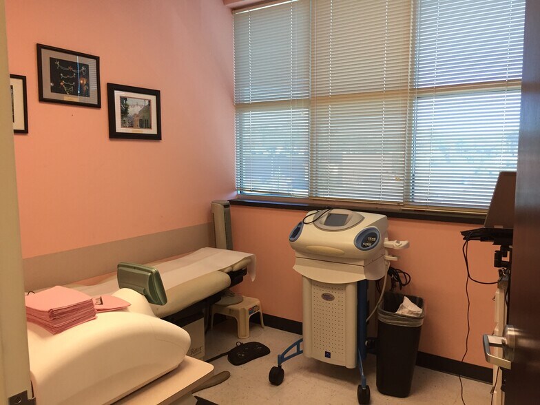More Photos Of 4225 Altamont Pl, White Plains Medical For Sale