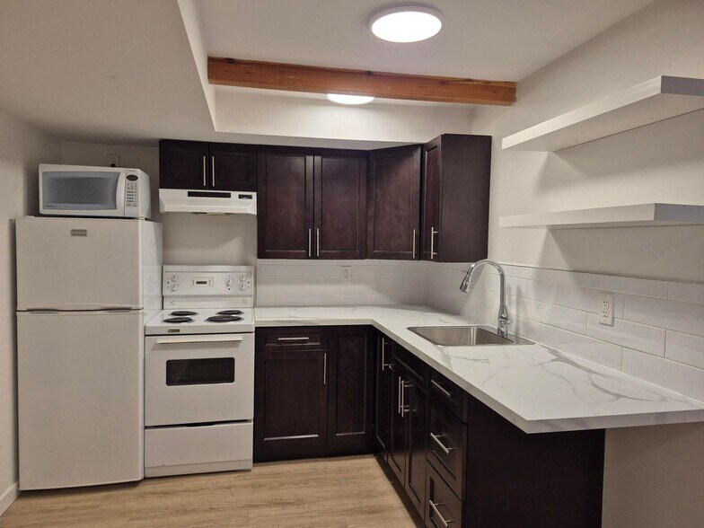 More Photos Of 1491 Government St, Penticton Apartments For Sale