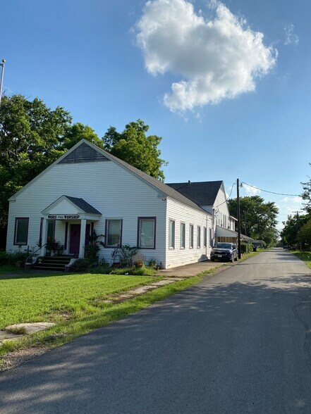 More Photos Of 404 S Adams St, Kemp Religious Facility For Sale