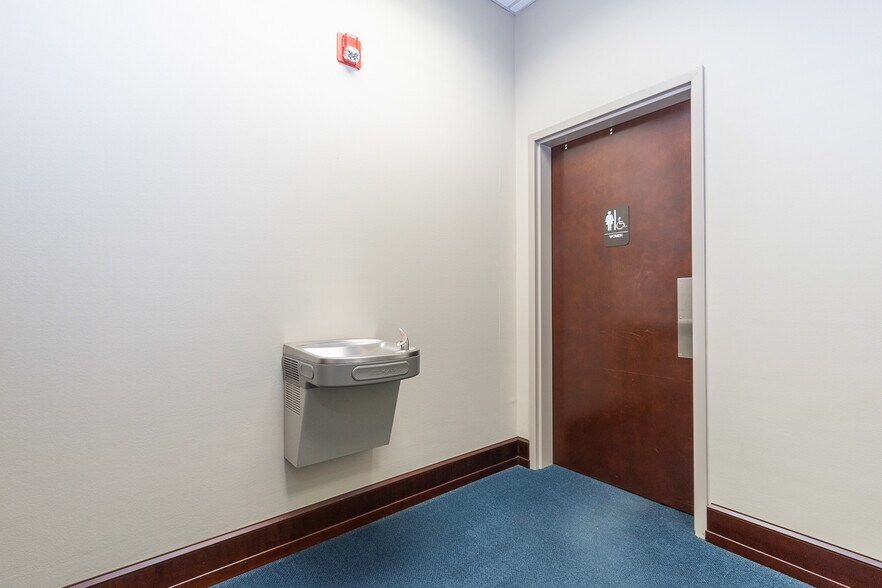 More Photos Of 129 N Main St, Anderson Office For Lease