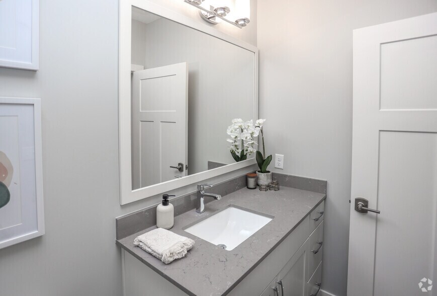 More Photos Of 11671 Maple St, Fishers Apartments For Lease