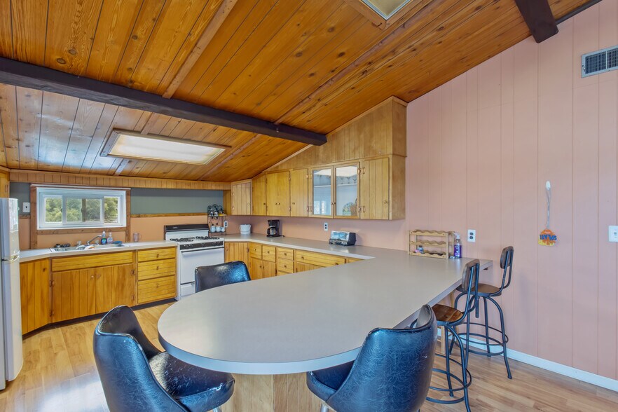 More Photos Of 356 King St, Fair Haven Marina For Sale