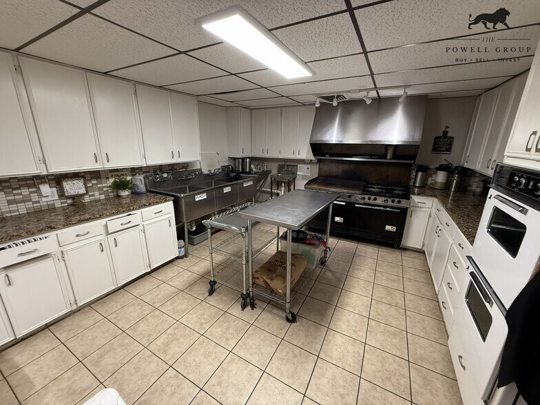 More Photos Of 4810 Avenue P, Lubbock Religious Facility For Sale