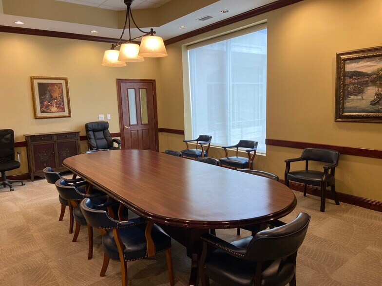 More Photos Of 316 S McKenzie St, Foley Office For Lease
