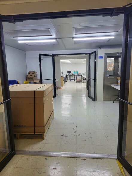 More Photos Of 1335 Valwood Pky, Carrollton Medical For Lease