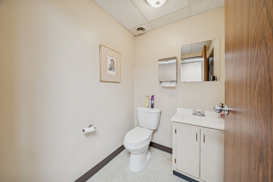 More Photos Of 985 Penn St, Brackenridge Medical For Sale