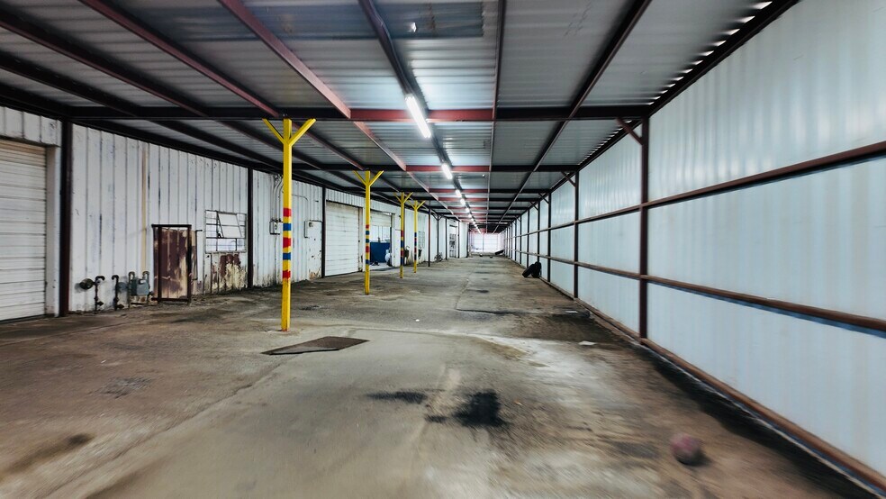 More Photos Of 1520 S Central Ave, Oklahoma City Manufacturing For Sale