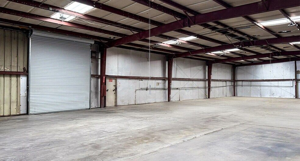 More Photos Of 4973 E Lansing Way, Fresno Warehouse For Lease